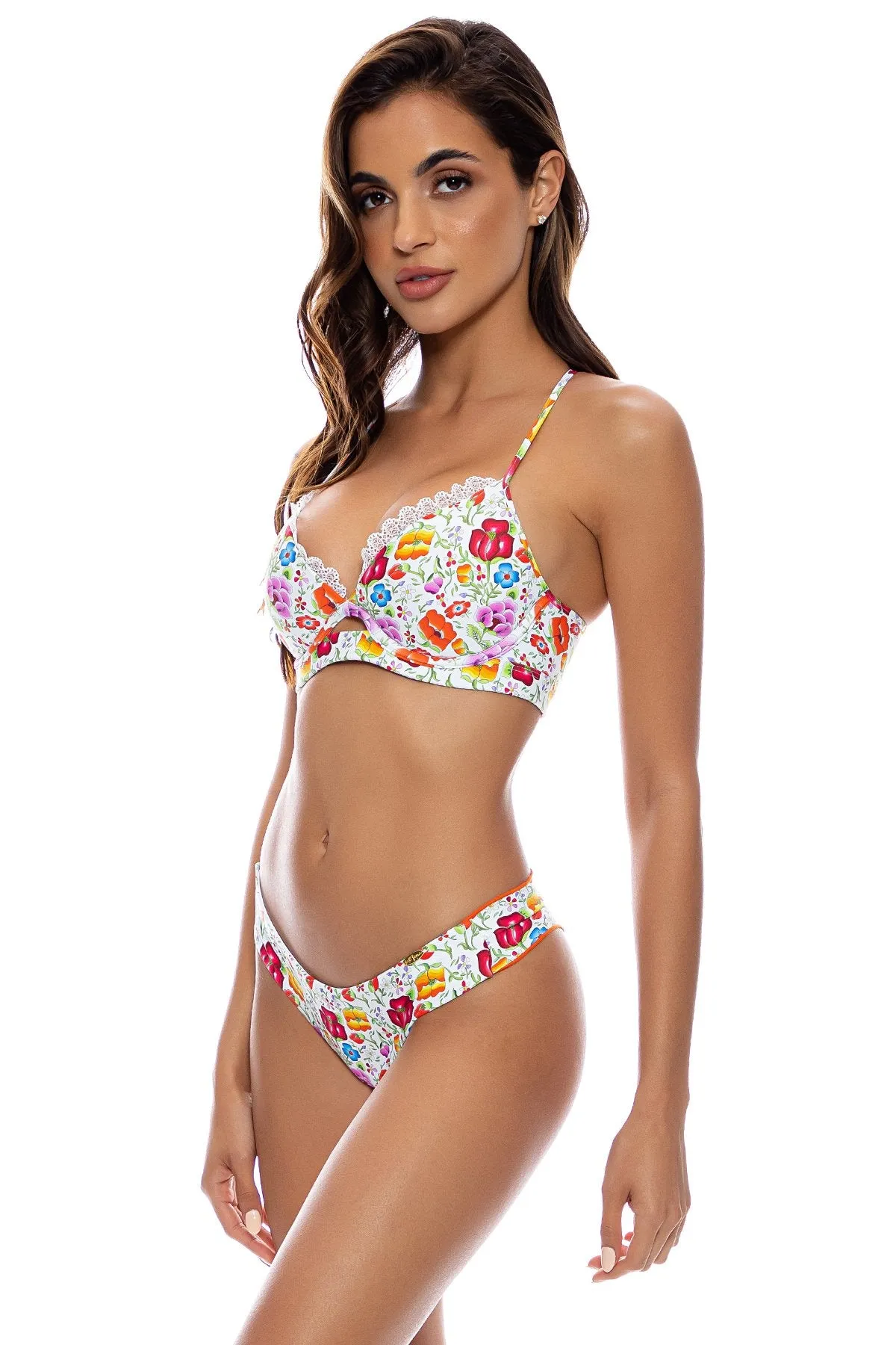 AMOR Y PLAYA - Underwire Top & Seamless Wavy Ruched Back Bottom • White