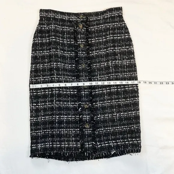 Ann Taylor Tweed Button Front Pencil Skirt Plaid Size 2 Black &amp; White NWT $109