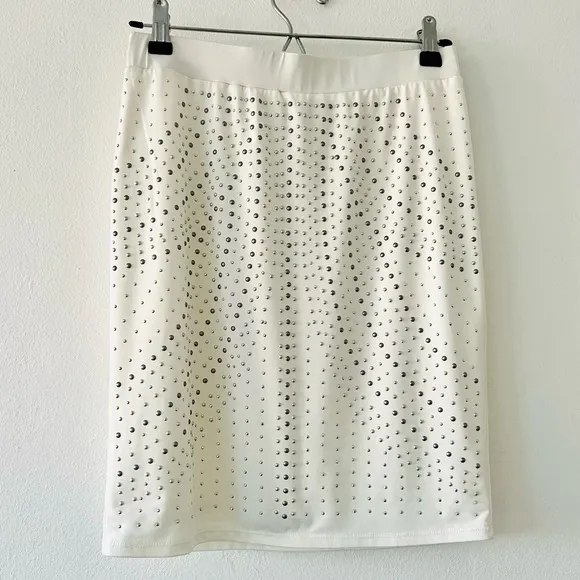 CACHE MINI WHITE COCKTAIL SKIRT WITH SILVER STUDS