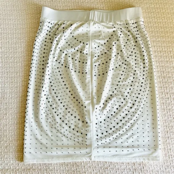 CACHE MINI WHITE COCKTAIL SKIRT WITH SILVER STUDS