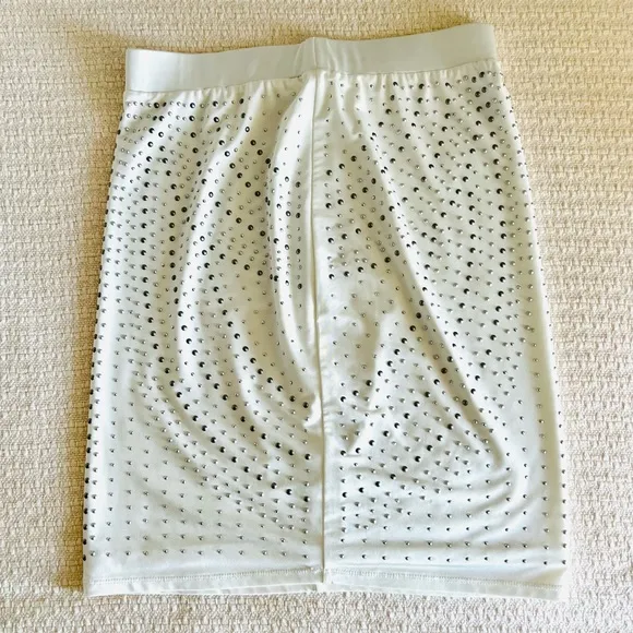CACHE MINI WHITE COCKTAIL SKIRT WITH SILVER STUDS
