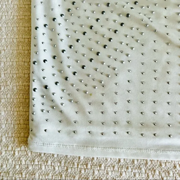 CACHE MINI WHITE COCKTAIL SKIRT WITH SILVER STUDS