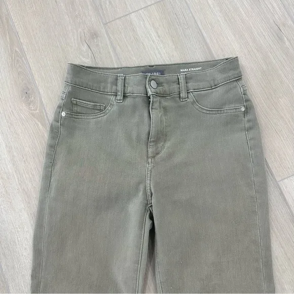 DL1961 Mara straight mid rise instability ankle jeans in green size 26