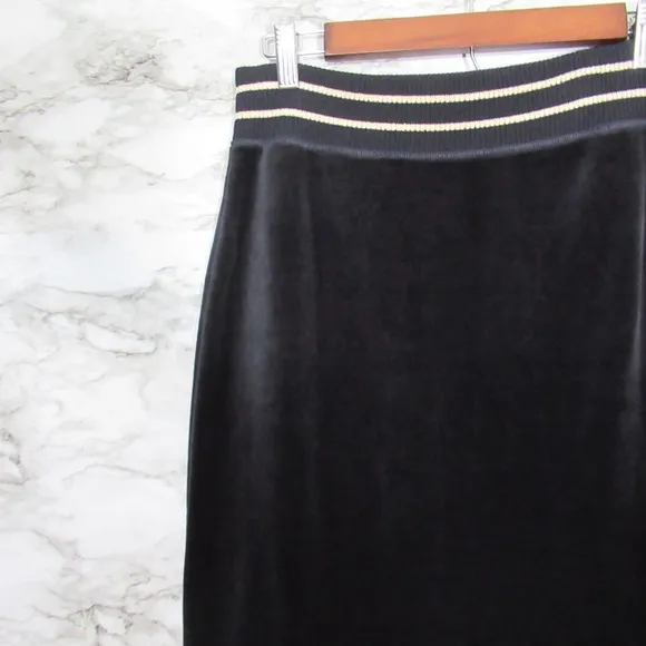 Escada Black Velvet Pencil Skirt Size Small 36 NWT