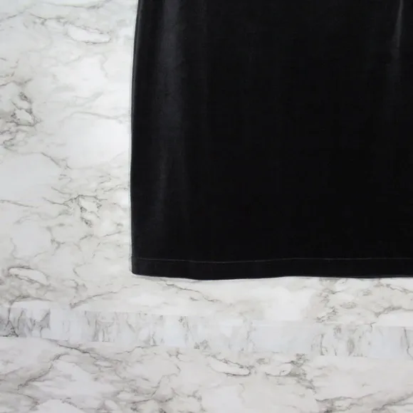 Escada Black Velvet Pencil Skirt Size Small 36 NWT