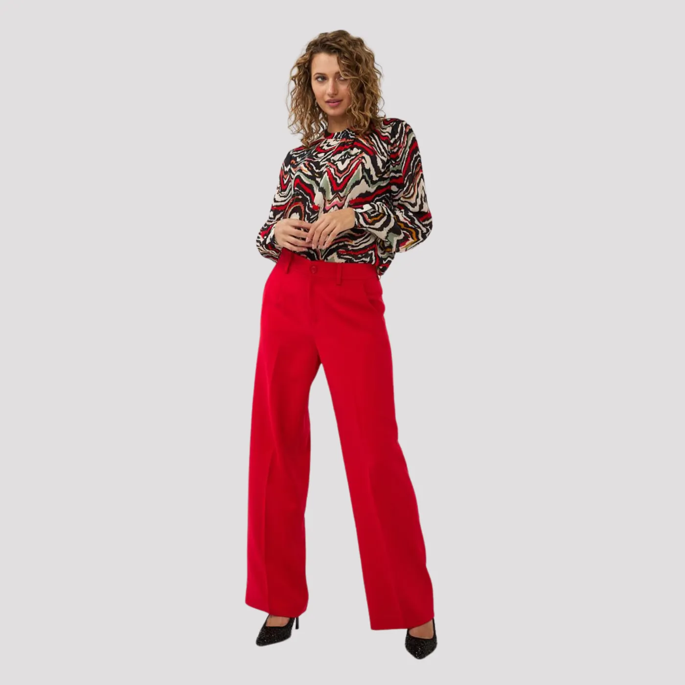 Esqualo Fancy Neck Waves Blouse
