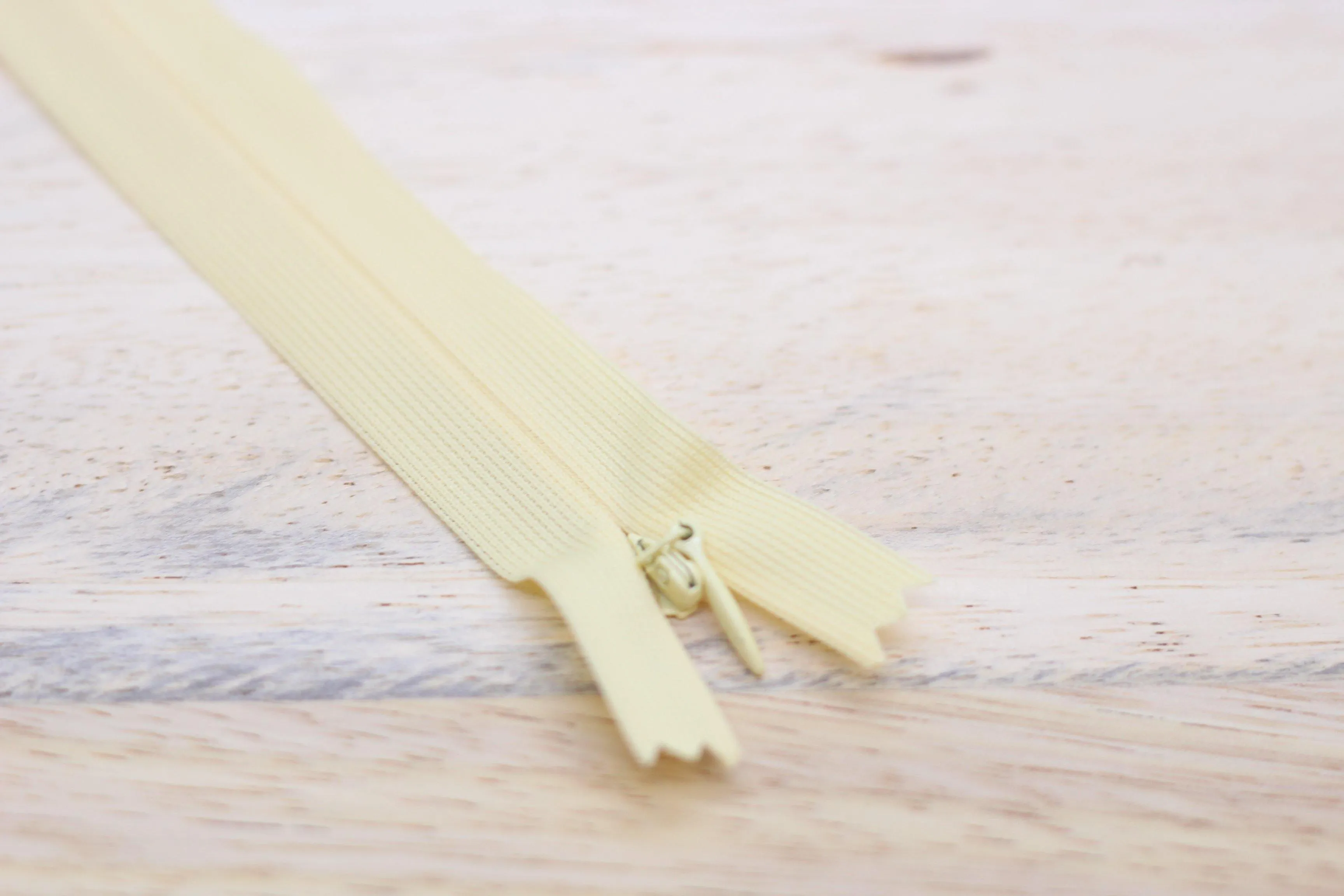Fermeture Eclair Invisible - Non Séparable  Z41 COL:602