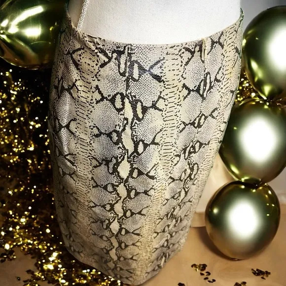 Isda &amp; Co Beige Neutral 100% Leather Python Snake Embossed Pencil Skirt Size 4