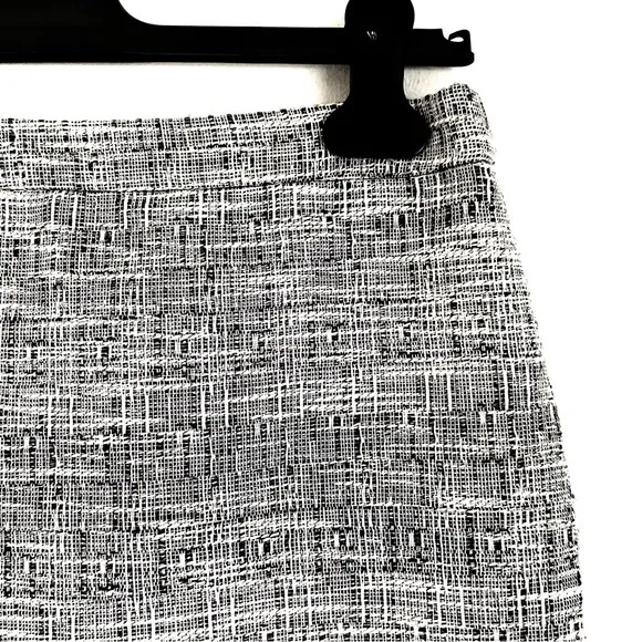 J. Crew No. 2 Pencil Skirt In Black And White Tweed Size 4 EUC