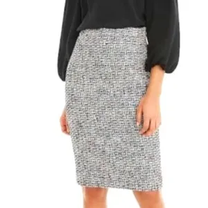 J. Crew No. 2 Pencil Skirt In Black And White Tweed Size 4 EUC