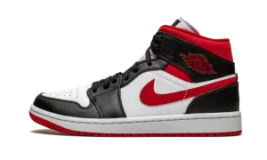 Jordan 1 Mid "Metallic Red"