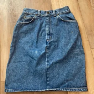 Levi Strauss Jean pencil skirt size 7 junior