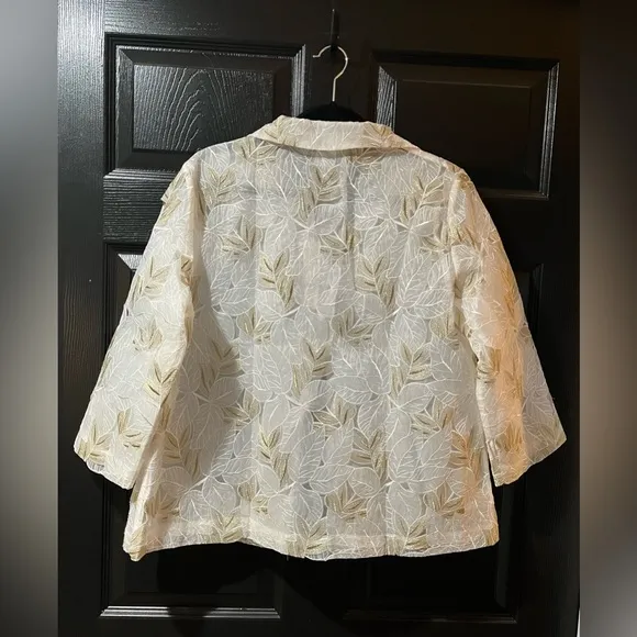 NEW Chico’s Travelers Lace Short Jacket NWT