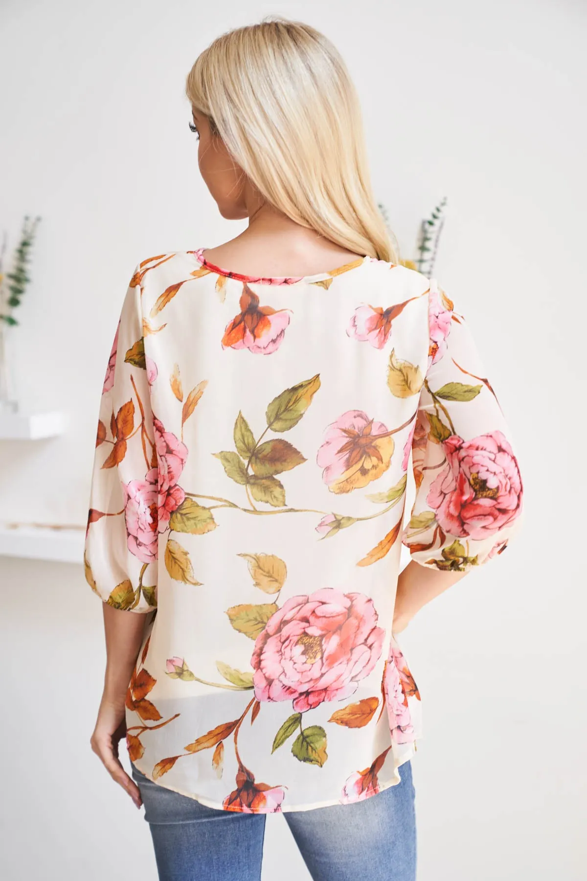 Quarter Puff Sleeves Bold Floral Top with Inside Lining