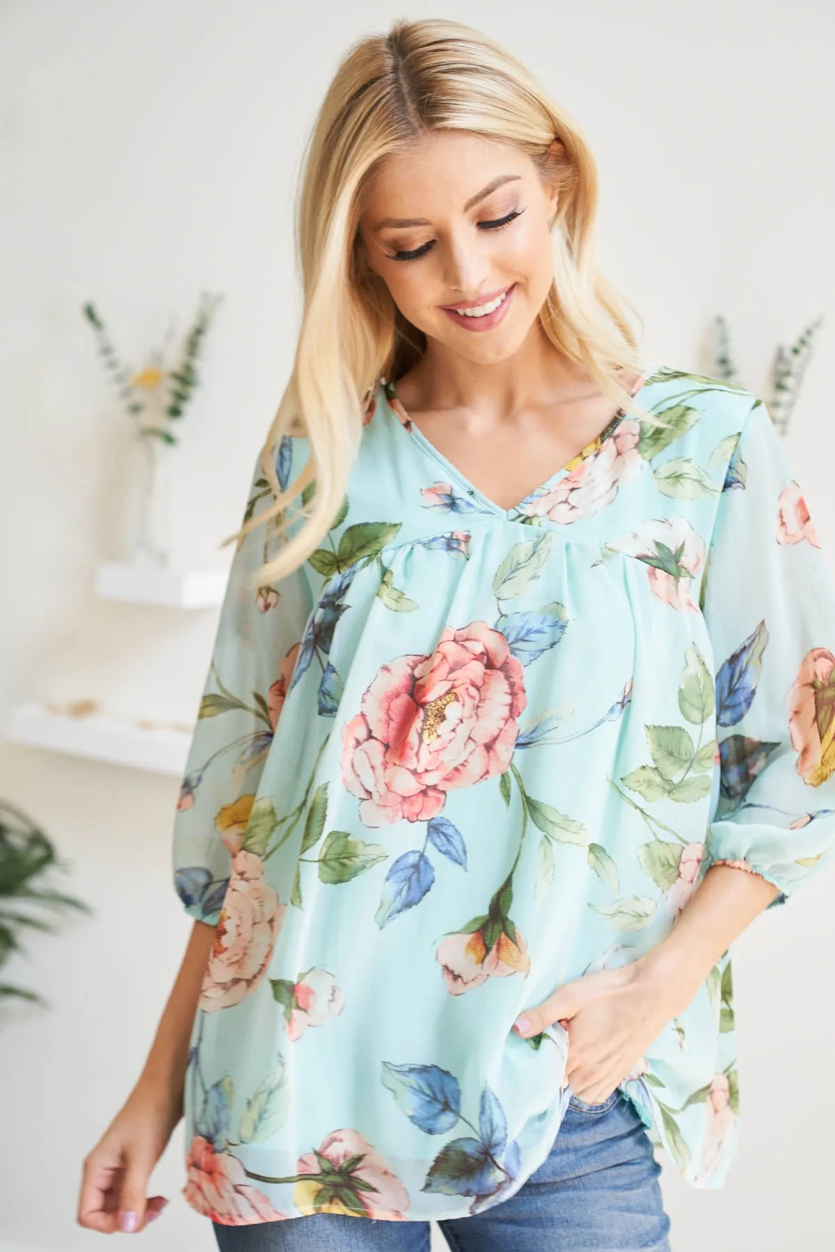 Quarter Puff Sleeves Bold Floral Top with Inside Lining