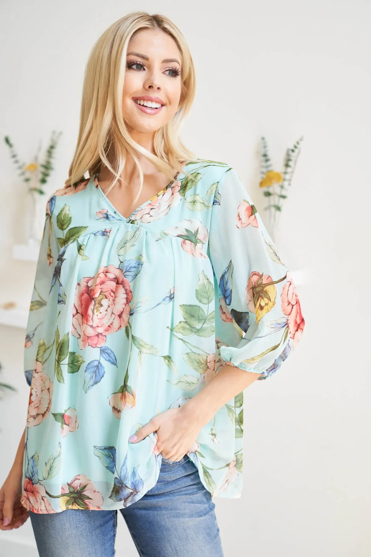 Quarter Puff Sleeves Bold Floral Top with Inside Lining