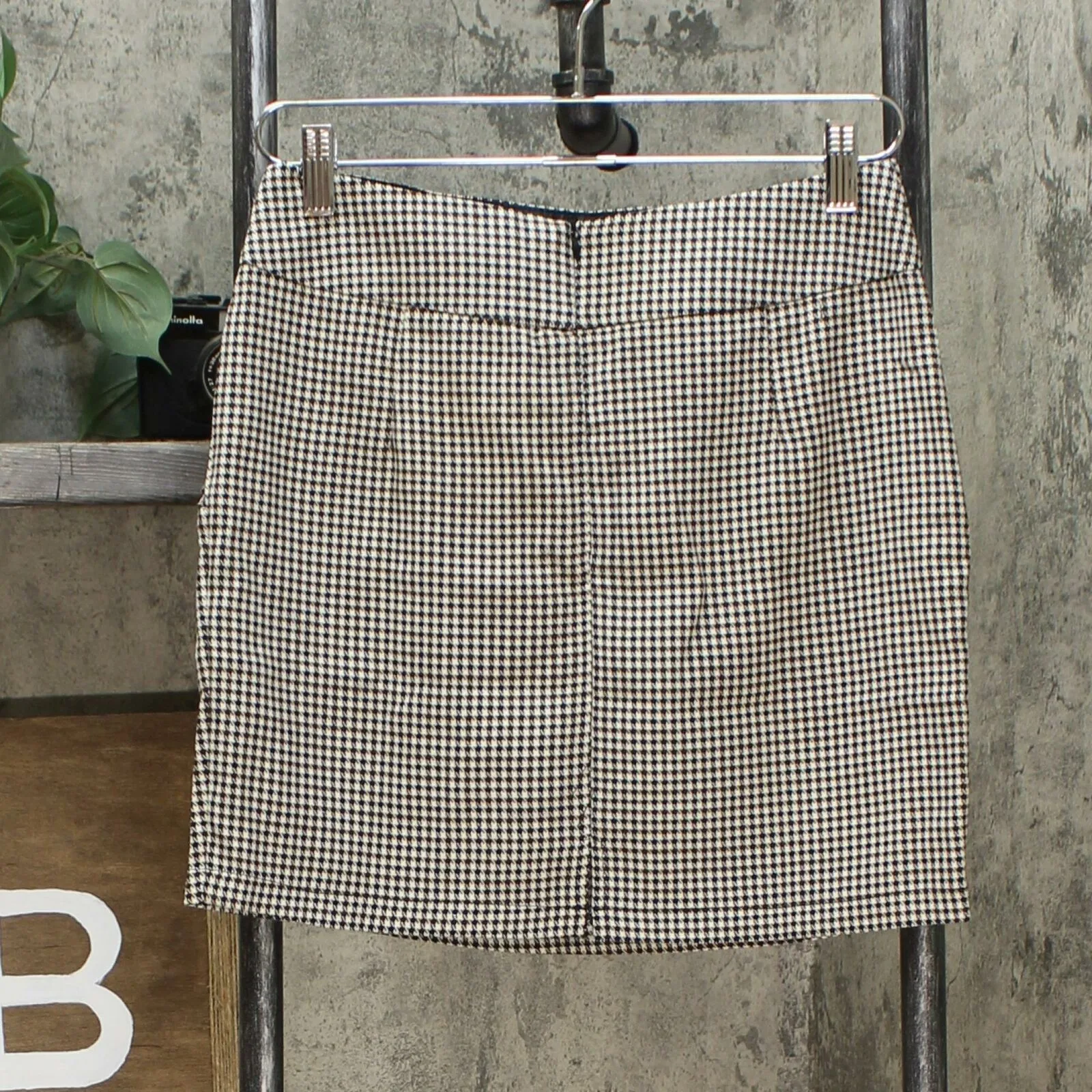 Red Berry Women's Faux Button Front Houndstooth Mini Skirt Brown Medium