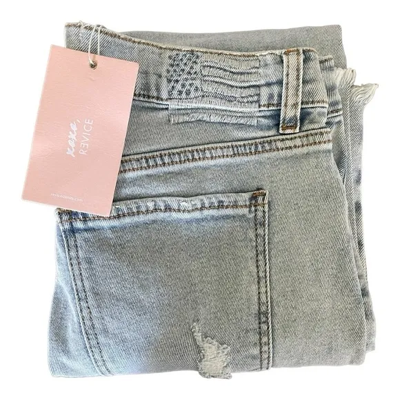 Revice Jeans Dream Fit / Runway | Size 32 | Mid High Rise Distressed Button Fly