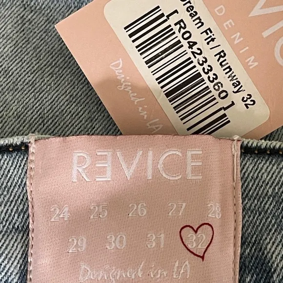 Revice Jeans Dream Fit / Runway | Size 32 | Mid High Rise Distressed Button Fly