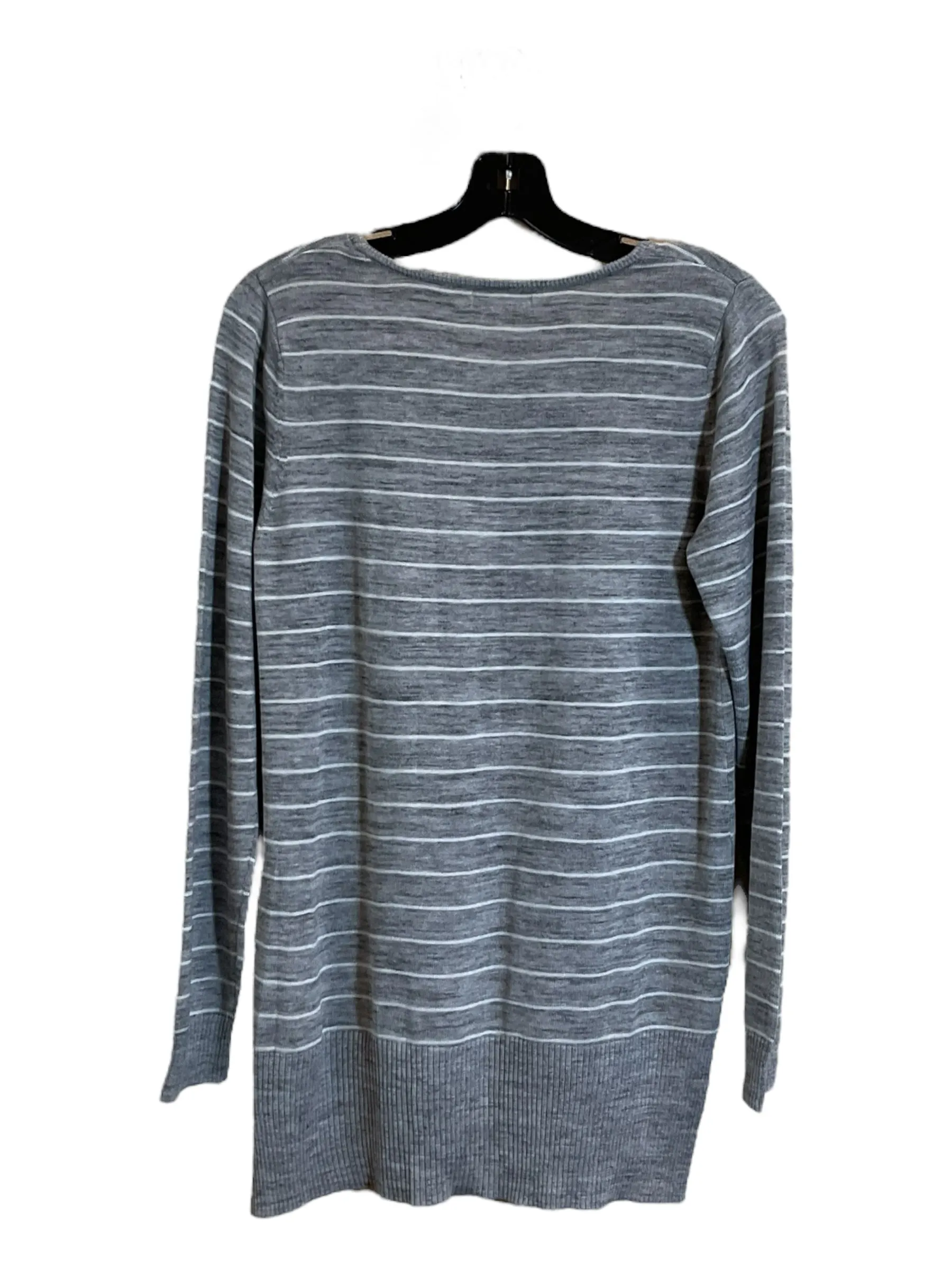 Sweater By Clothes Mentor In Grey, Size: S