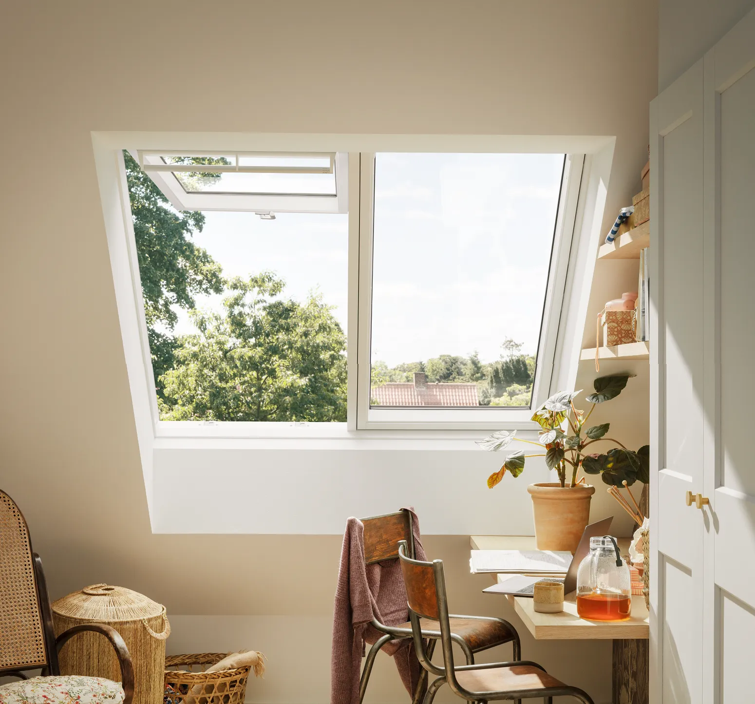 VELUX GPLS FFK08 2070 2-in-1 Double Glazed Top-Hung Window (127 x 140cm)