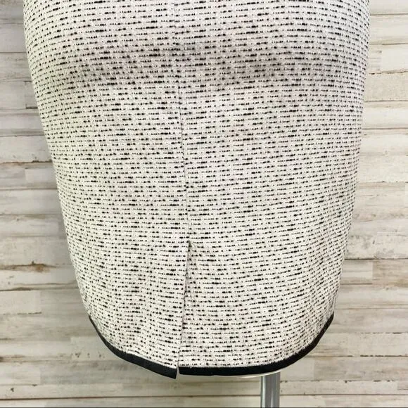 Vera Wang Lavender Label Boucle Tweed Skirt Womens Size 10  Black White Cotton