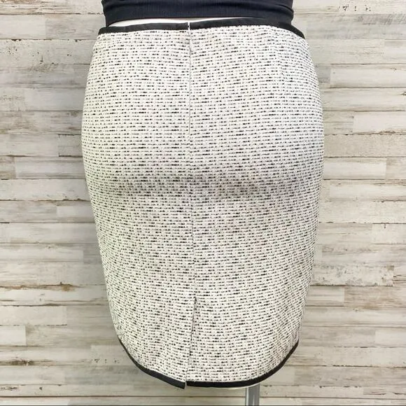 Vera Wang Lavender Label Boucle Tweed Skirt Womens Size 10  Black White Cotton