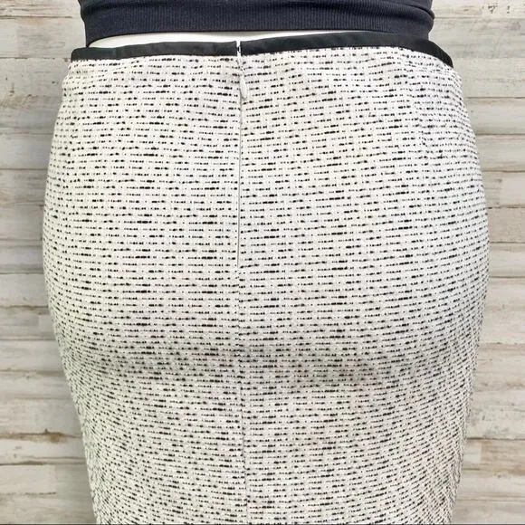 Vera Wang Lavender Label Boucle Tweed Skirt Womens Size 10  Black White Cotton