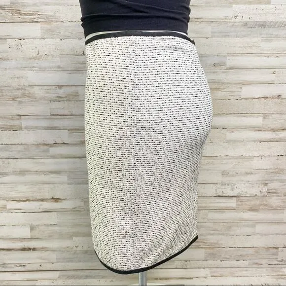 Vera Wang Lavender Label Boucle Tweed Skirt Womens Size 10  Black White Cotton