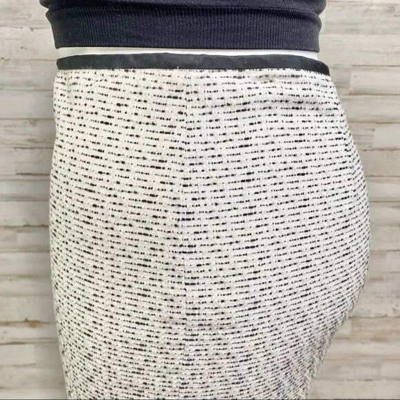 Vera Wang Lavender Label Boucle Tweed Skirt Womens Size 10  Black White Cotton